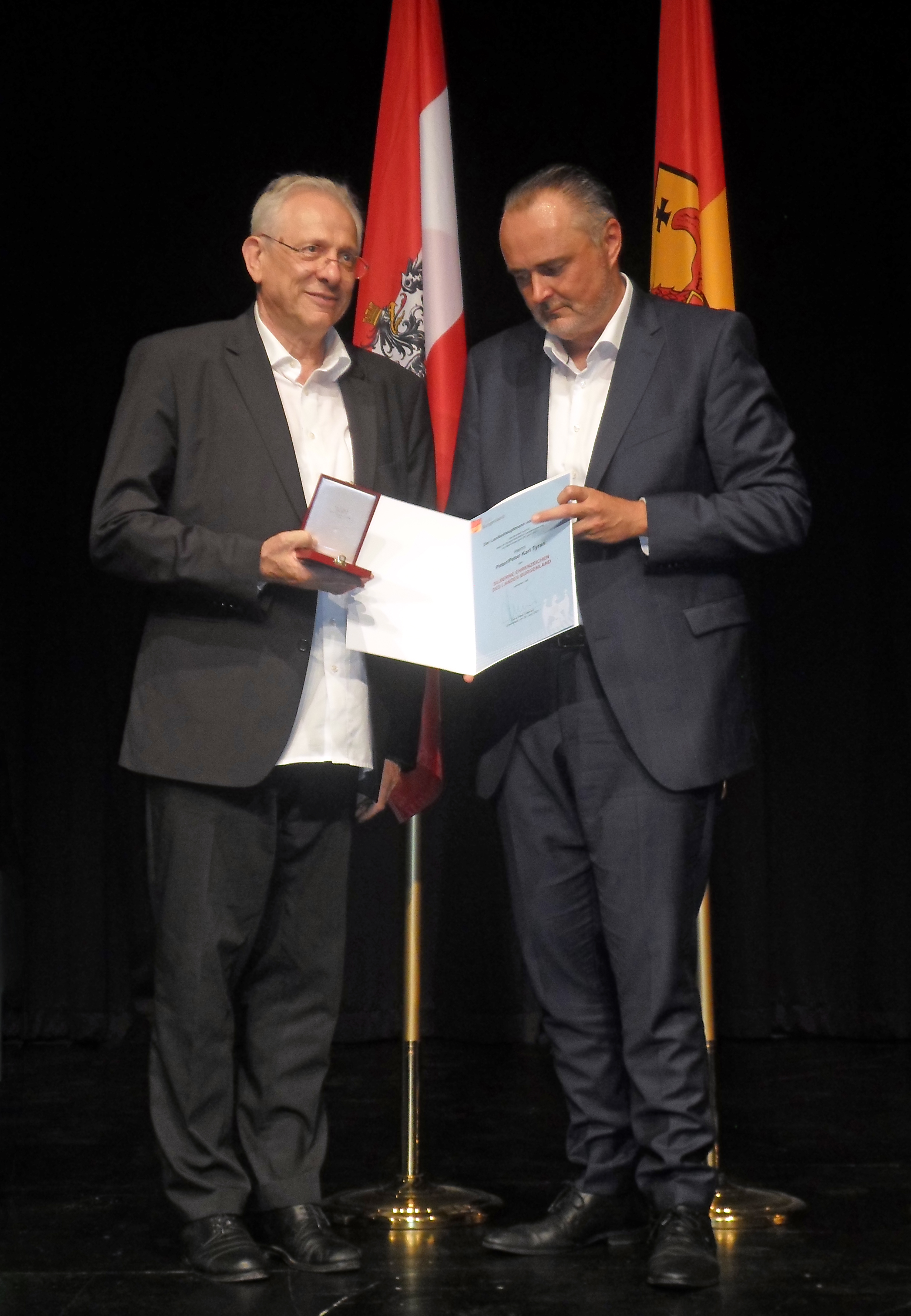 Petar Tyran mit dem Silbernen Ehrenzeichen des Landes Burgenland geehrt